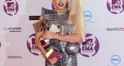 MTV EMA 2011 - Selena Gomez kilenc ruhában tündökölt