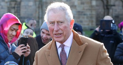 Károly királynak megemlítették Harry herceget: az uralkodó egyetlen szóval reagált rá