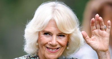 Kamilla királyné laza nyári ruhájától eláll a lélegzetünk