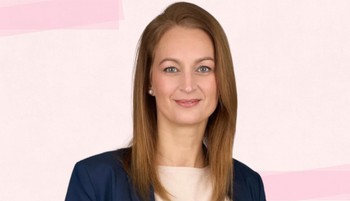 Ez a 3 szín Forsthoffer Ágnes stílusának titka: a divatszerkesztő szerint mindenkinek jól állnak