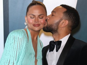 Megszületett Chrissy Teigen és John Legend kisbabája