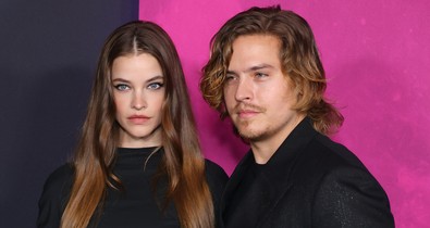 Palvin Barbara kísértetiesen gyönyörű ruhában hódított a vörös szőnyegen, férje büszkén pózolt a magyar szuper modell mellett