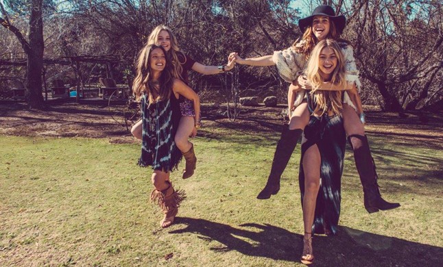 Laza tavasz Palvin Barbival