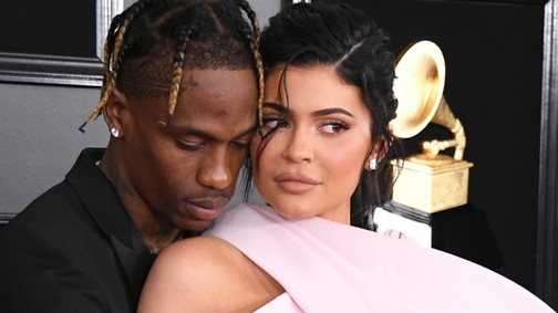 Ajajj: Kylie Jenner félrelépéssel vádolja Travis Scottot