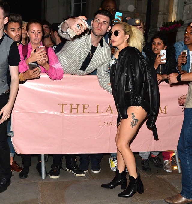 lady gaga, új album, london, utcai szett, forró nadrág
