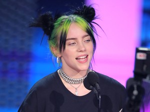 Leesik az állad a 12 éves Billie Eilish énekhangjától
