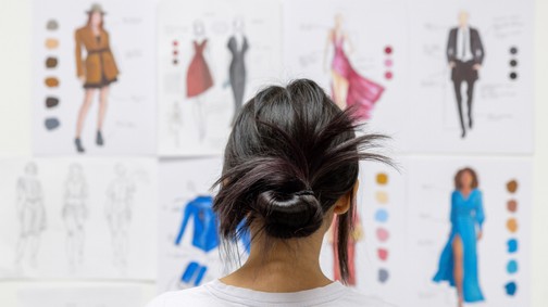 Kreativitás,  jó sales- és marketingismeret plusz fenntartható nézőpont - Divattervezőnek lenni sokkal több, mint rajztudás