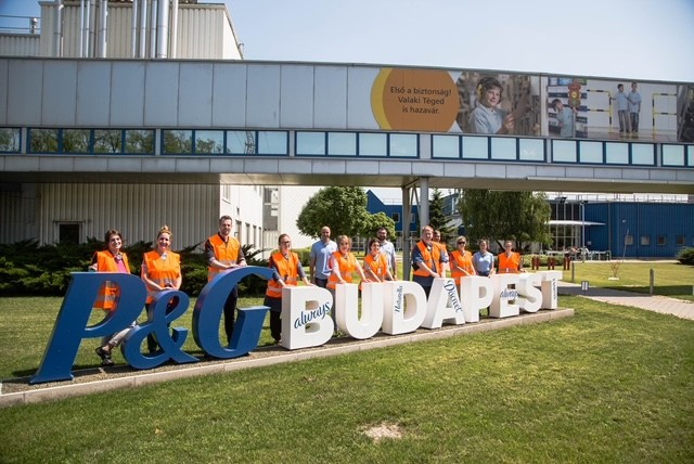 Gyárlátogatás a P&G menstruációs eszközöket gyártó csömöri üzemében