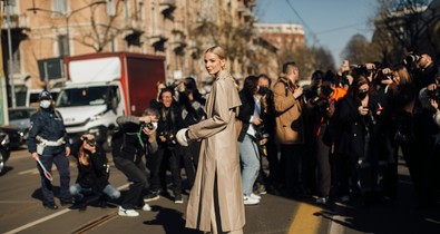 Hogyan alakították át az influenszerek a közösségi médiában a divatot?