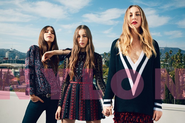 Haim! A zenész nővérek lába előtt hever a világ