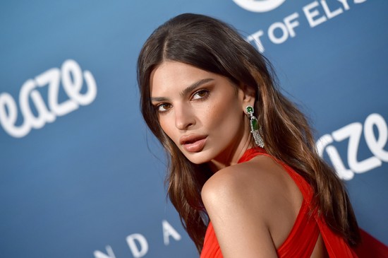 Emily Ratajkowski biszexuálisként coming outolt