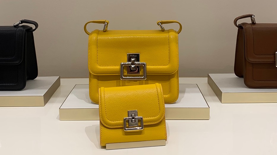 Karakteres formák, látványos színek: megérkezett a Furla új kollekciója