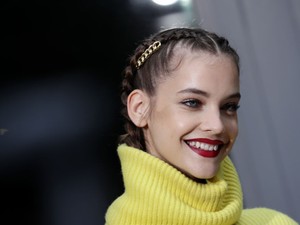 Palvin Barbara elképesztően forró, bikinis fotókon pózol