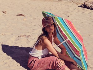 12 dolog, amit muszáj elvinned magaddal nyaralásra, hogy te legyél a legtrendibb