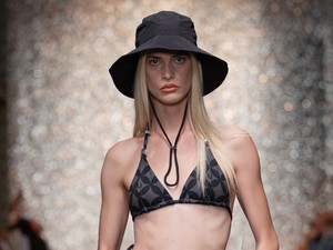 A Z generáció kedvenc ruhatárát vonultatta fel az UNREAL a divathéten