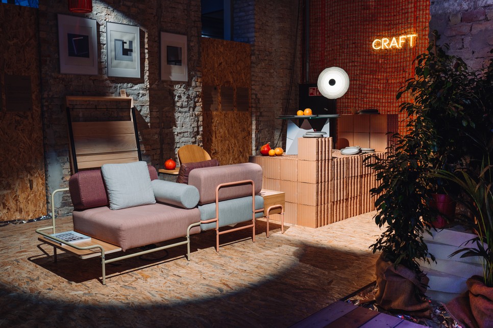 360 Design Budapest kiállítás a Bálnában, melynek célja, hogy mindenkihez közelebb hozza a magyar designtermékeket