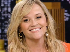 Kapaszkodj meg: Reese Witherspoon haja sötétbarna