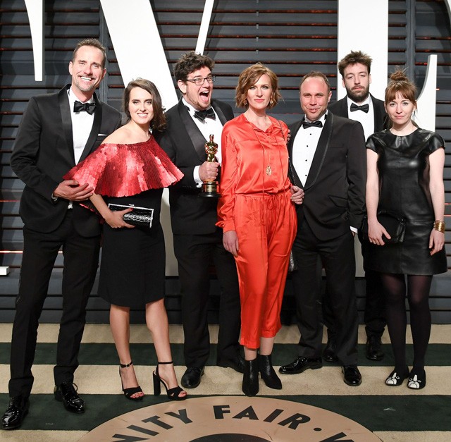 A Mindenki című film stábja az Oscar-parti vörös szőnyegén