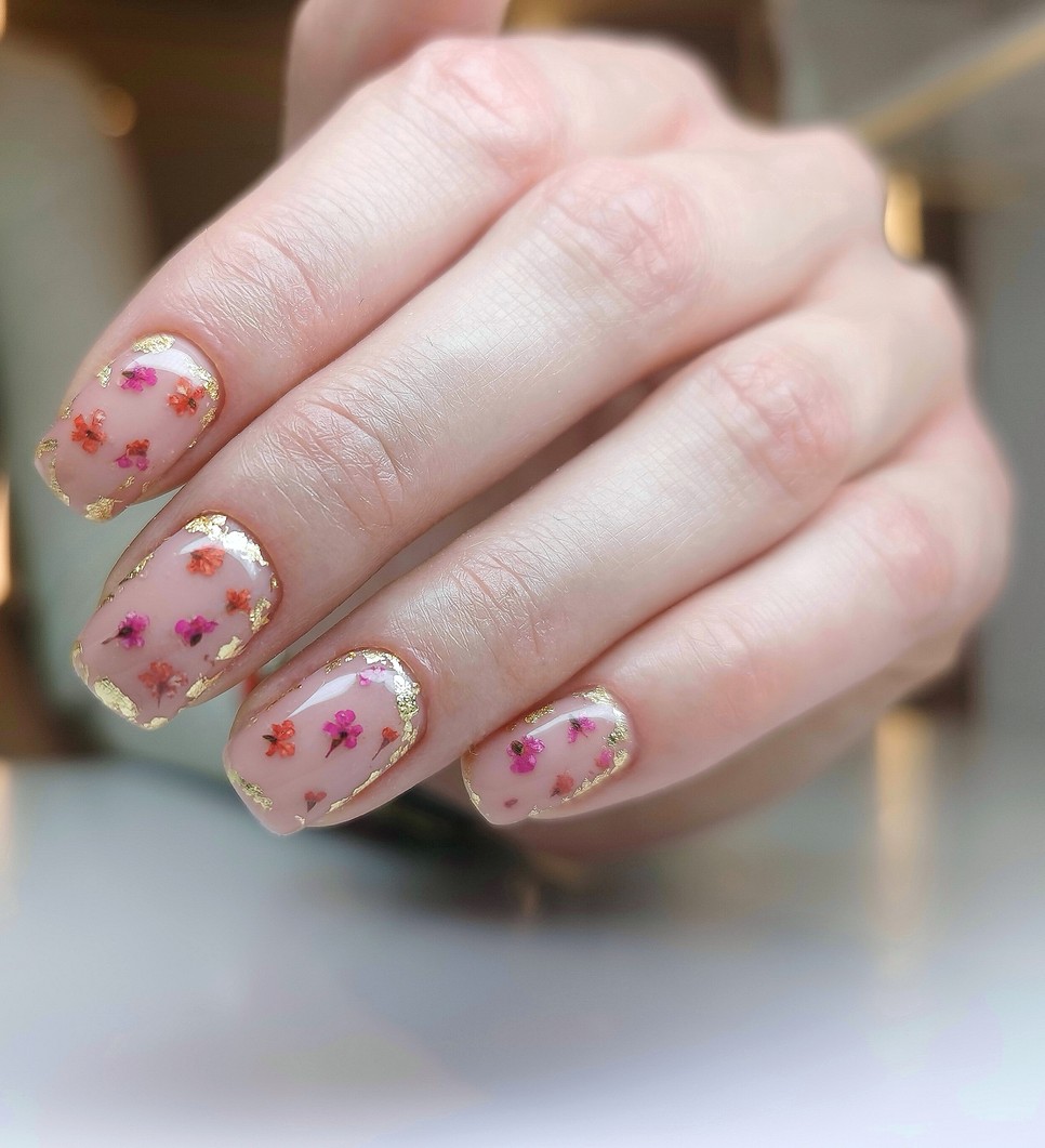 Varga Klaudia, kézápoló és nail stylist munkája 