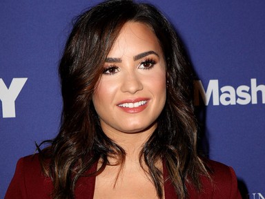 Demi Lovato megint kiszőkült!