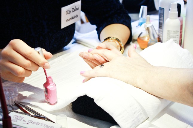 Szépségnapot rendeztek a női hajléktalanszállón