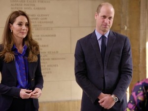 Kate Middleton sikkes nadrágban ünnepelte az egészségügyi dolgozókat