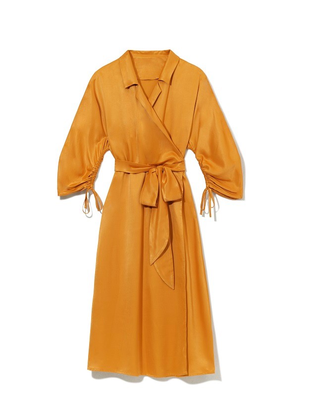 Ragyogó árnyalatok, lehelletkönnyű anyagok: az új tavaszi kollekció egyesíti a modern és klasszikus stílust!