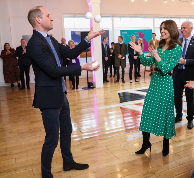 Katalin hercegné alakja egyszerűen TÖKÉLETES ebben a ruhában