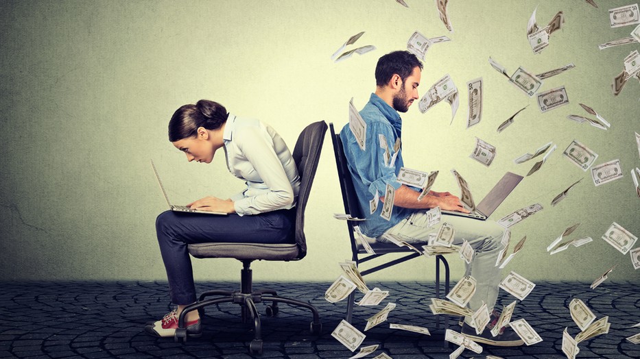 Csak az átláthatóság segíthet, hogy a nők is ugyanannyit keressenek, mint a férfiak