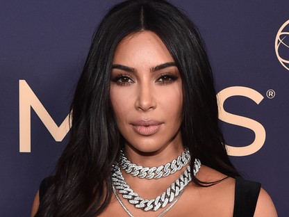 Kim Kardashian viselte a legunalmasabb ruhát az Emmy-n
