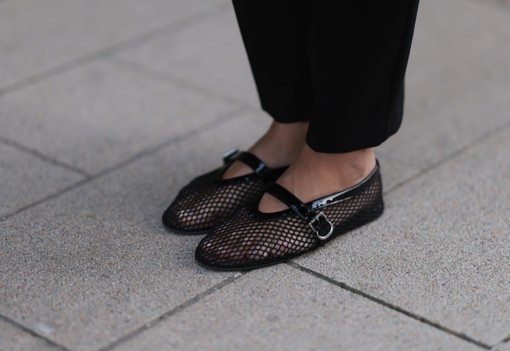 Hódít a meztelencipő! A hálós balerina a tavasz legmenőbb trendje