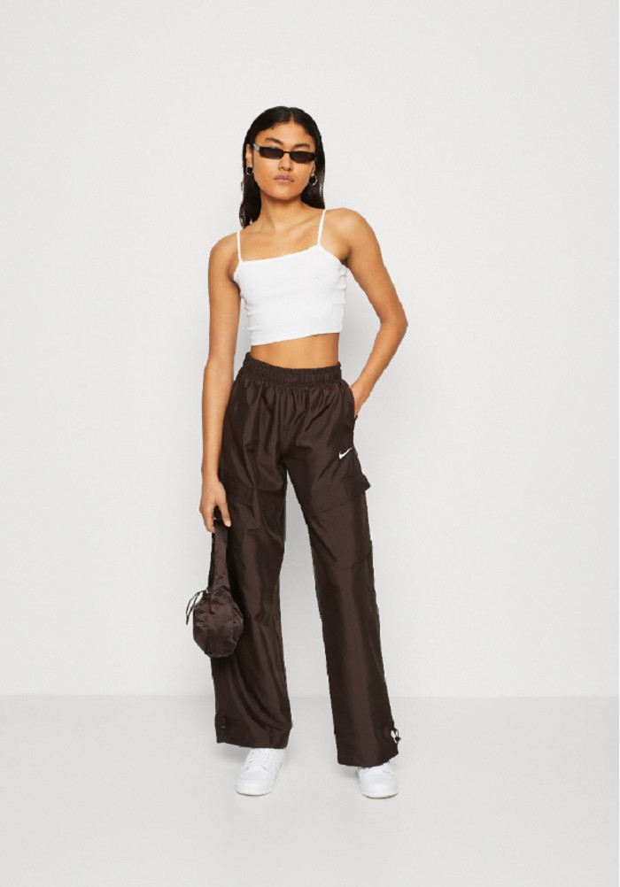 Nike Sportswear TREND oldalzsebes nadrágok