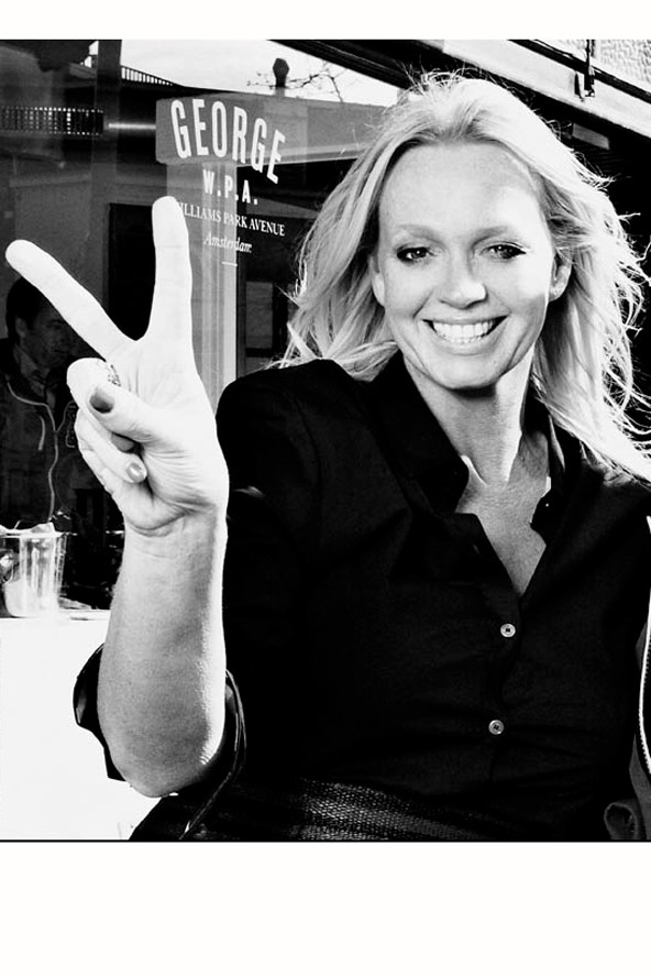 Karin Swerink üdvözöl benneteket