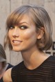 Karlie Kloss egy Vogue-fotózás miatt vágatta le a haját, de később bevallotta, hogy most már teljesen odavan a frizurájáért.