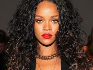 Ha a dögösség fájna, Rihanna ordítana: elképesztő fehérneműs fotókon az énekesnő