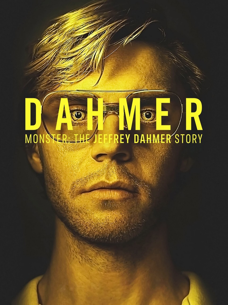 A Jeffrey-Dahmer sztori hivatalos plakátja gazáldozatok perspektívájából készült, ezért a látomásszerű sárga szem