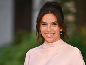 Eva Longoria gyakorlatilag meztelenül ünnepelte az 50. születésnapját, pikáns fotói láttán azonnal zavarba jössz