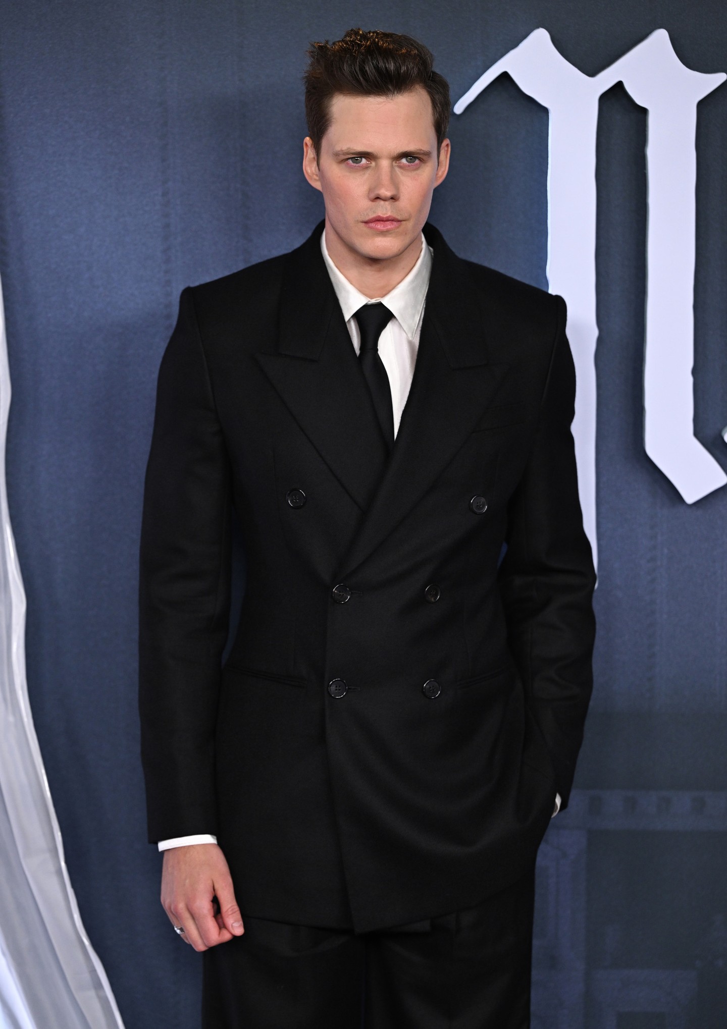 Legutóbb 2024 decemberében jelent meg nyilvánosan a Nosferatu című horrorfilm hollywoodi premierjén. Idén pedig újra a rémbohóc bőrébe bújik majd:  az It: Welcome to Derry, vagyis az Az-filmek előzménysorozata elvileg 2025-ben jön ki. 