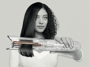 Íme az új kedvenc hajvasalód: bárhol, bármikor lehetővé teszi a hajformázást