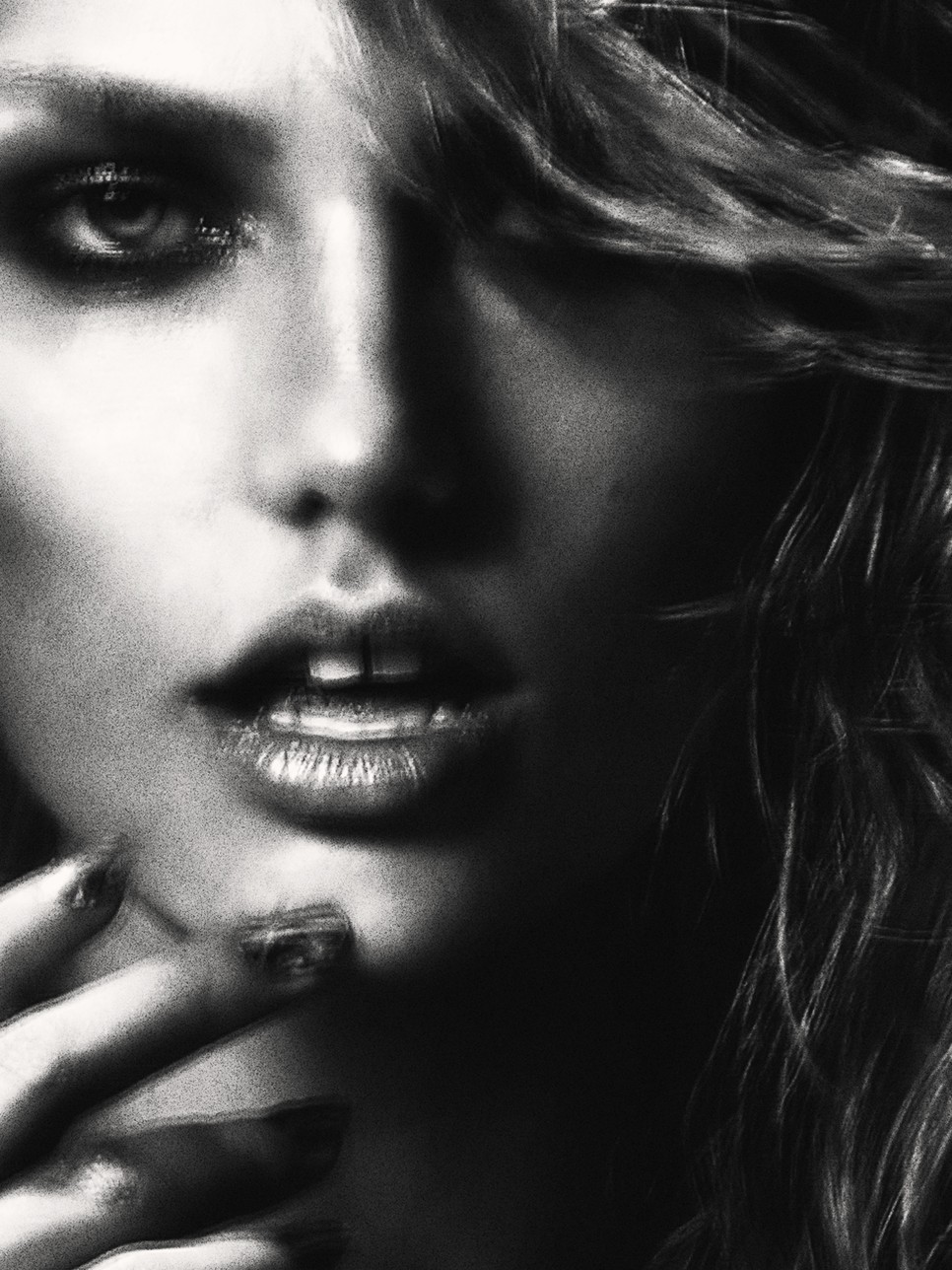 Michnya Anikó nemzetközi modell őszinte interjúban mesél a szakma árnyoldalairól és személyes sikereiről