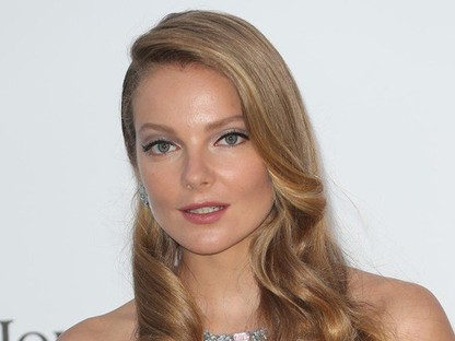 Mihalik Enikő cannes-i belépője egy álom, és nézd micsoda lábakat villantott