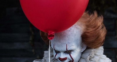 Imádjuk! A Castle Rock szereplője alakítja majd Pennywise-t az `Az 2`-ben is