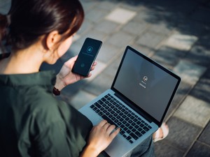 Kik a kiberbűnözők, akiknek gyakran ezüsttálcán kínáljuk fel magunkat?