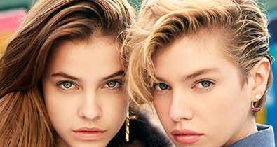 Palvin Barbi barátnőjével egy divatanyagban