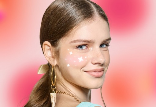 Te tudod, milyen árnyalatú pirosító illik hozzád? Szépségszerkesztőnk segít kideríteni