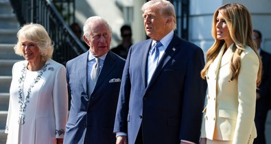 Donald Trump találkozott Károly királlyal, az amerikai elnök azonnal megszegte a királyi protokollt