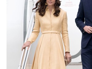 Kate Middleton napsárga ruhában landolt Butánban