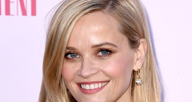 Reese Witherspoon családjával együtt érkezett átvenni a díját a gálára