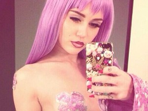 Miley Cyrus cicivillantós rappernek öltözött, mindenki más Miley Cyrusnak