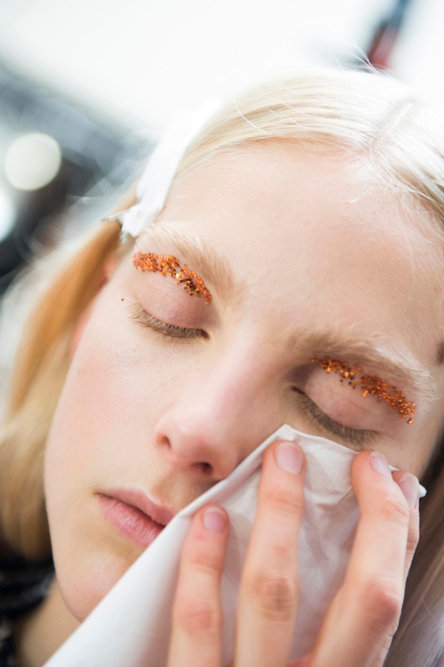 szemöldök, sminkelés, giambattista valli, make up, trend, smink, sminkelési trend